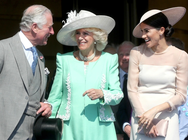 Принц Чарльз, герцогиня Камилла и Меган Маркл, 22 мая 2018 года