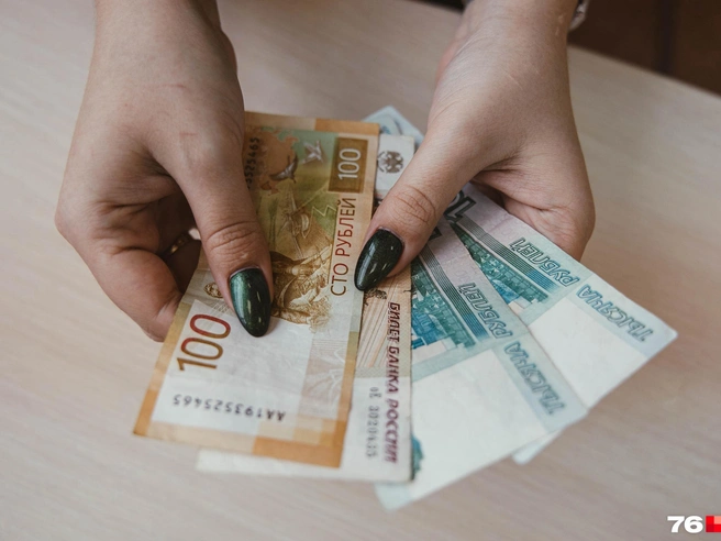 Ярославцы прокомментировали предложение губернатора о повышении минимального размера оплаты труда. | Источник: Артем Бауман / 76.RU