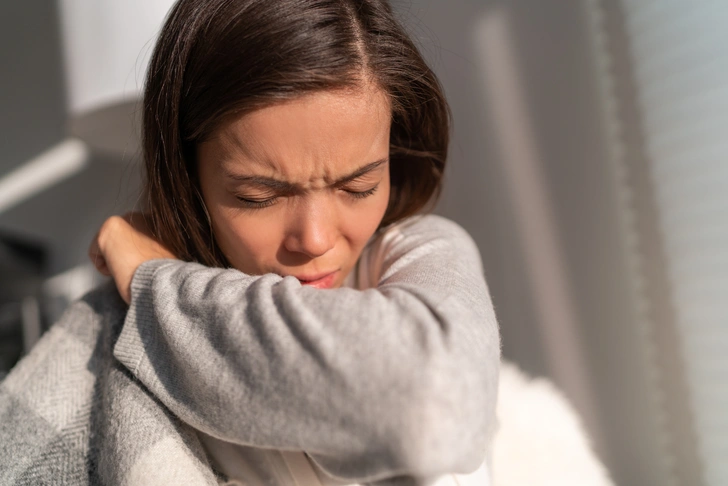 Почему возникает сухой кашель по ночам? | woman.ru