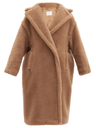 4 «плюшевых» пальто для девушек в положении, которые останутся в гардеробе и после родов