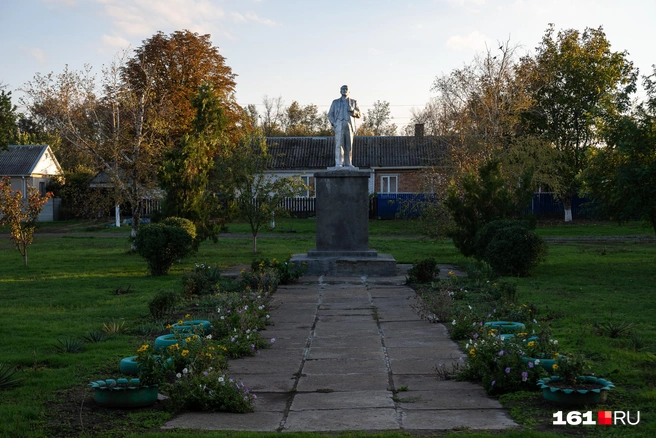 Памятник Ленину в Светлоречном | Источник: Евгений Вдовин / 161.RU
