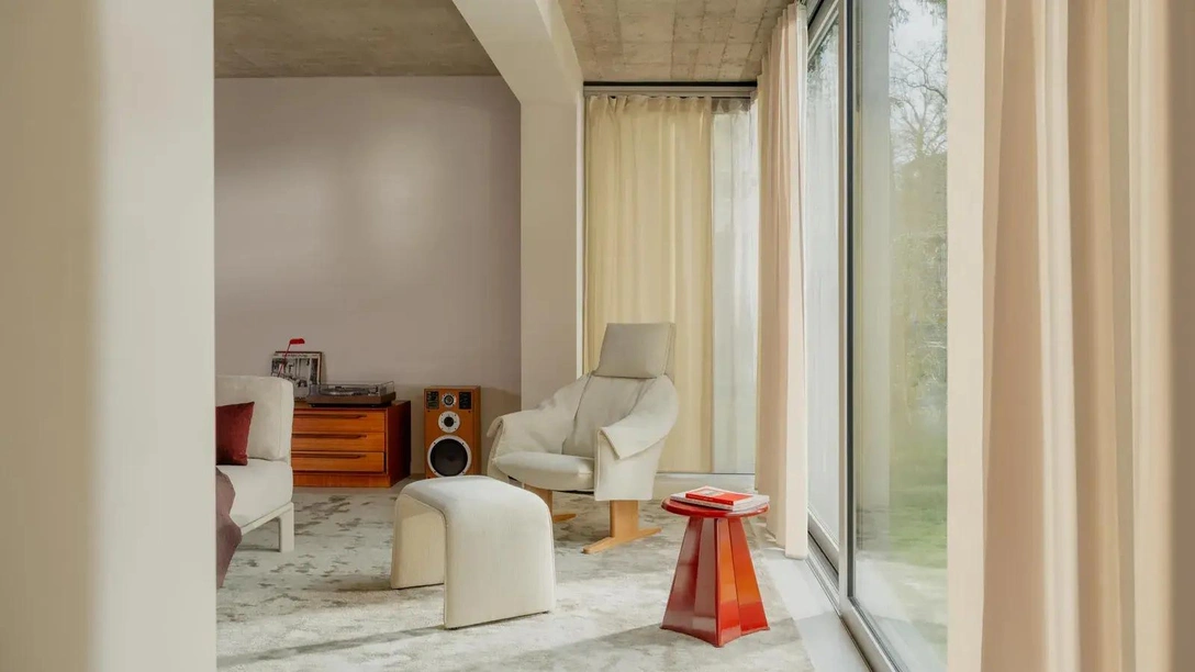 Кресло, которое надевают как пиджак: новинка Vitra на 3 Days of Design | Источник: Vitra