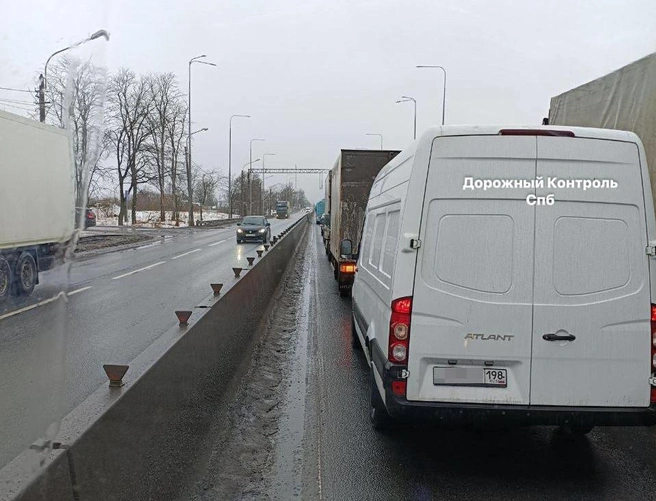 Московское шоссе встало в одной из крупнейших пробок утра | Источник: «Дорожный Контроль СПБ | ЛО»