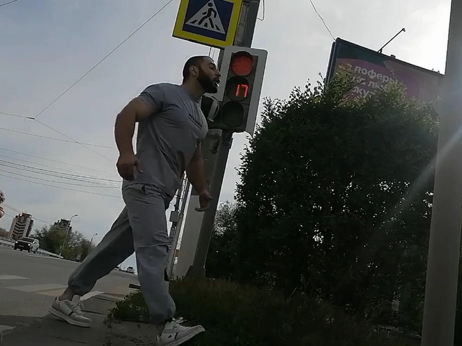 Водитель напал на велосипедиста в Волгограде из-за дорожного спора (видео) | Источник: соцсети пострадавшего