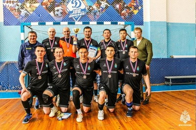 Астраханские огнеборцы завоевали бронзу в чемпионате по мини-футболу