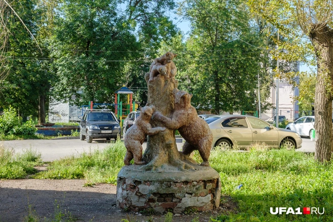 Эти мишки пережили не одно поколение детворы | Источник: Булат Салихов / UFA1.RU