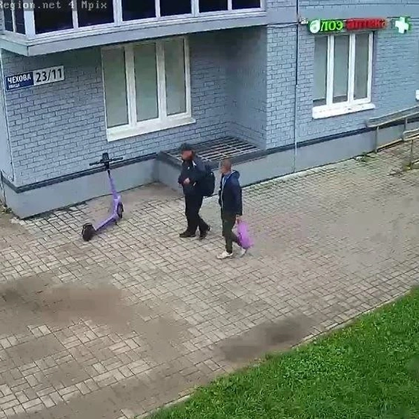Пока один бил, второй наблюдал  | Источник: Подслушано в Ярославле! / Max