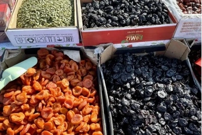 На ярмарке в Чите продали 300 кг фруктов и 210 кг колбасы