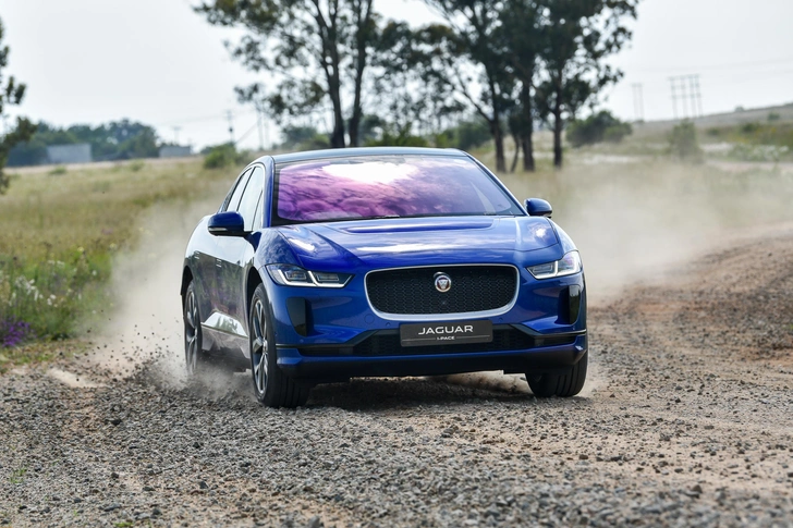 После понижения цена на Jaguar I-Pace начинается «всего» с 5 946 000 руб.