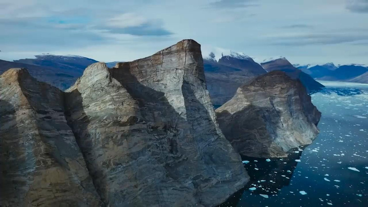 Экстремал первым покорил скалу в Гренландии, о которой вы даже не слышали. И вряд ли сможете выговорить ее название
