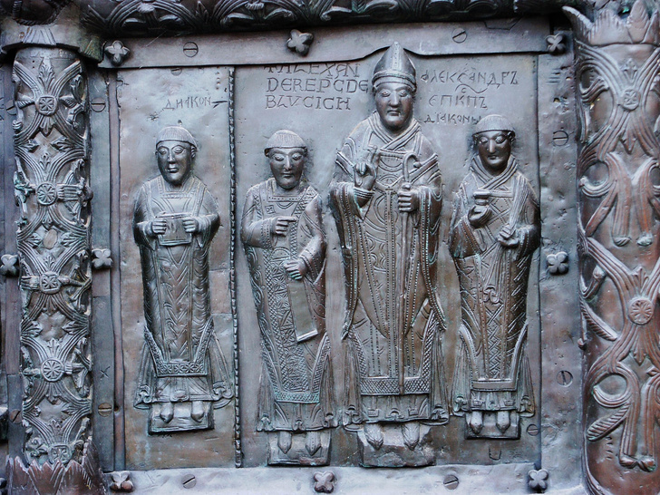 Домонгольское могущество: как новгородский Софийский собор получил свои знаменитые врата