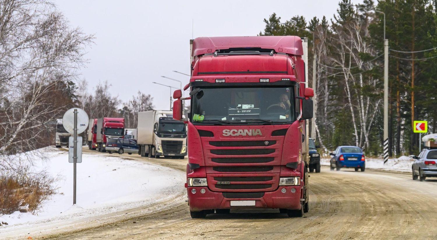 Дальнобойщик вез грузы для СВО. Его оштрафовали на 300 тысяч на посту под Челябинском