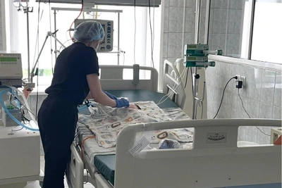 Ryazan Medics Rescue Boy in New Year's Emergency