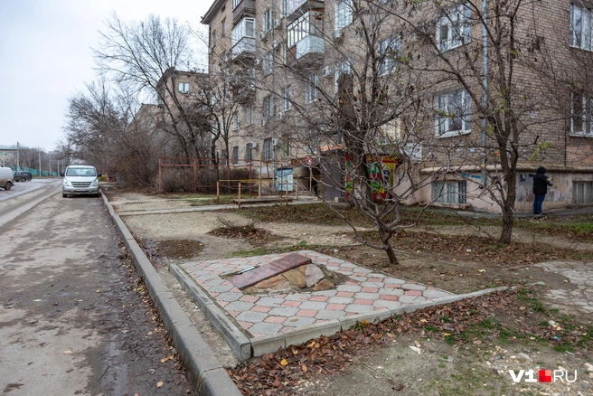 Николая Горшенева расстреляли на улице Вершинина, рядом со входом на рынок | Источник: Константин Завриков / V1.RU