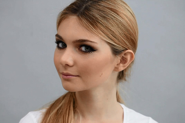 Фото №1 - Beauty-уроки Elle Girl: Как сделать макияж в стиле 60-х
