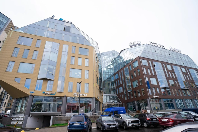 Расположение в современном здании автоматически повышает доверие к бренду, формируя нужный образ и подчеркивая ценность продукта | Источник: Группа Аквилон