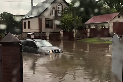 Улица в Туймазах ушла под воду после ливня