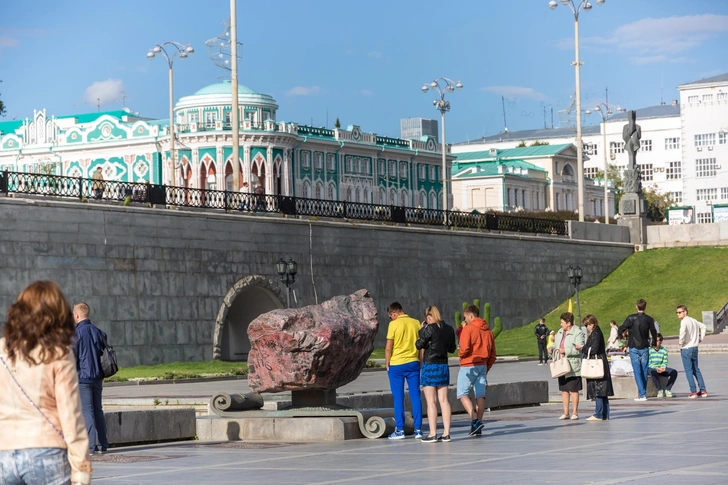 «Могла позволить себе кататься на „бизнесе“»: как туристка из Нижнего Новгорода съездила в Екатеринбург