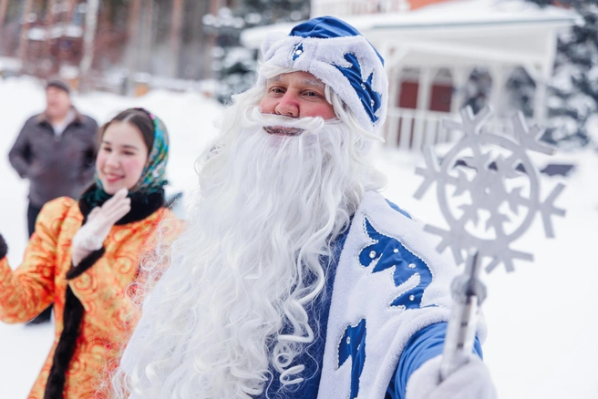 Курорт «Баден-Баден Еткуль» на берегу озера в сосновом бору приглашает семьи на новогодние каникулы | Источник: Baden Family