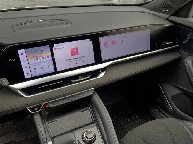 Мультимедийная система в Geely Monjaro&nbsp;— впечатляющее 3 в 1 | Источник: Geely Центр на Копейском