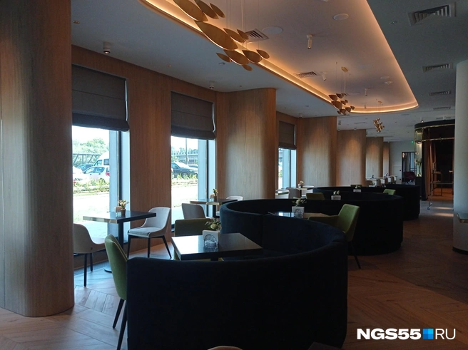 Это ресторан «Метаморфозы». Он пока еще закрыт, но владельцы обещают, что он заработает на следующей неделе | Источник: Ирина Чернышева