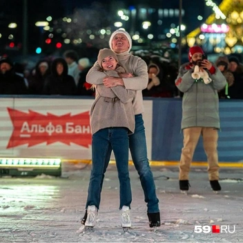 Татьяна и Алексей приезжали в Пермь с выступлением, но фото фигуристка не с мужем, а с партнером по танцам&nbsp;— Максимом Марининым | Источник: Василина Любимова / 59.RU 