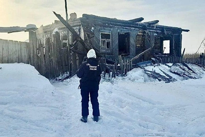 При пожаре в Зауралье погиб человек