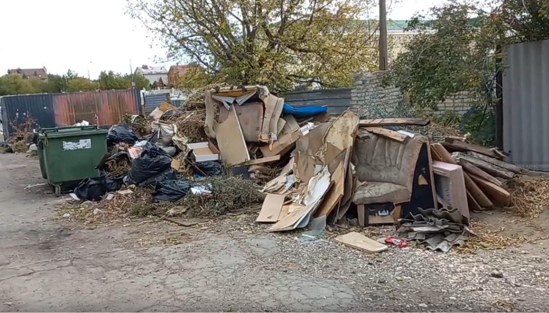 «Пожар тоже будет реальный»: в Волгограде горожане вновь пожаловались на гигантскую свалку у дома р…