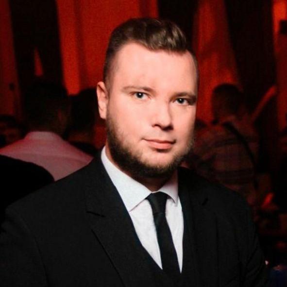 <p>Дмитрий Бакаев</p>