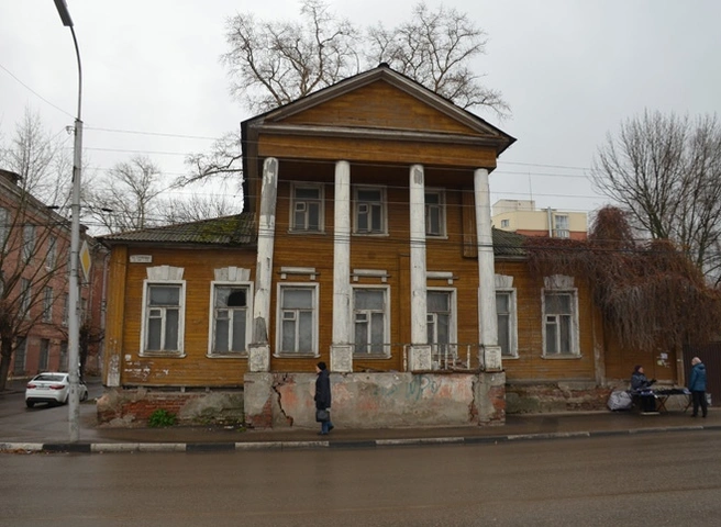 Знаменитый Дом Херасковых на площади Свободы намерены изъять у владельца | ya62.ru