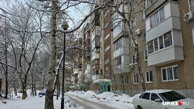 В этом дворе и жил Денисенко | Источник: Булат Салихов / UFA1.RU