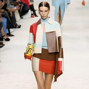 «Пыльный» супрематизм и 20 лучших образов с показа Fendi