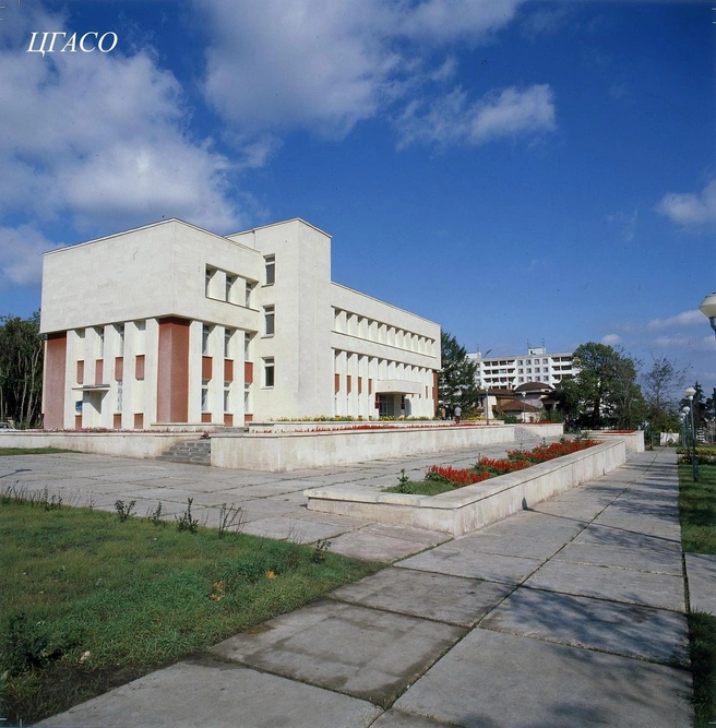 Стара-Загора, 96. В советские голы в этом здании работал комитет ВЛКСМ Промышленного района, а сейчас здесь филиал Московского городского педагогического университета | Источник: фотофонд Центрального государственного архива Самарской области