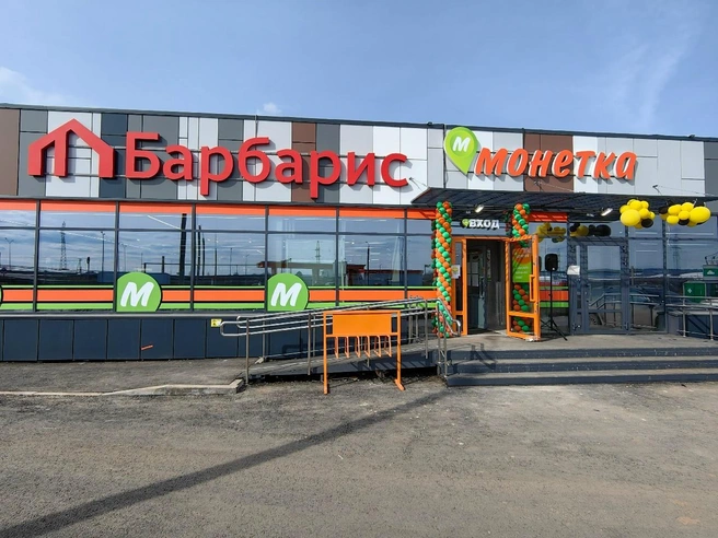 В поселке есть ТЦ с продуктовым магазином | Источник: Барбарис — коттеджный посёлок в Перми / Vk.ru