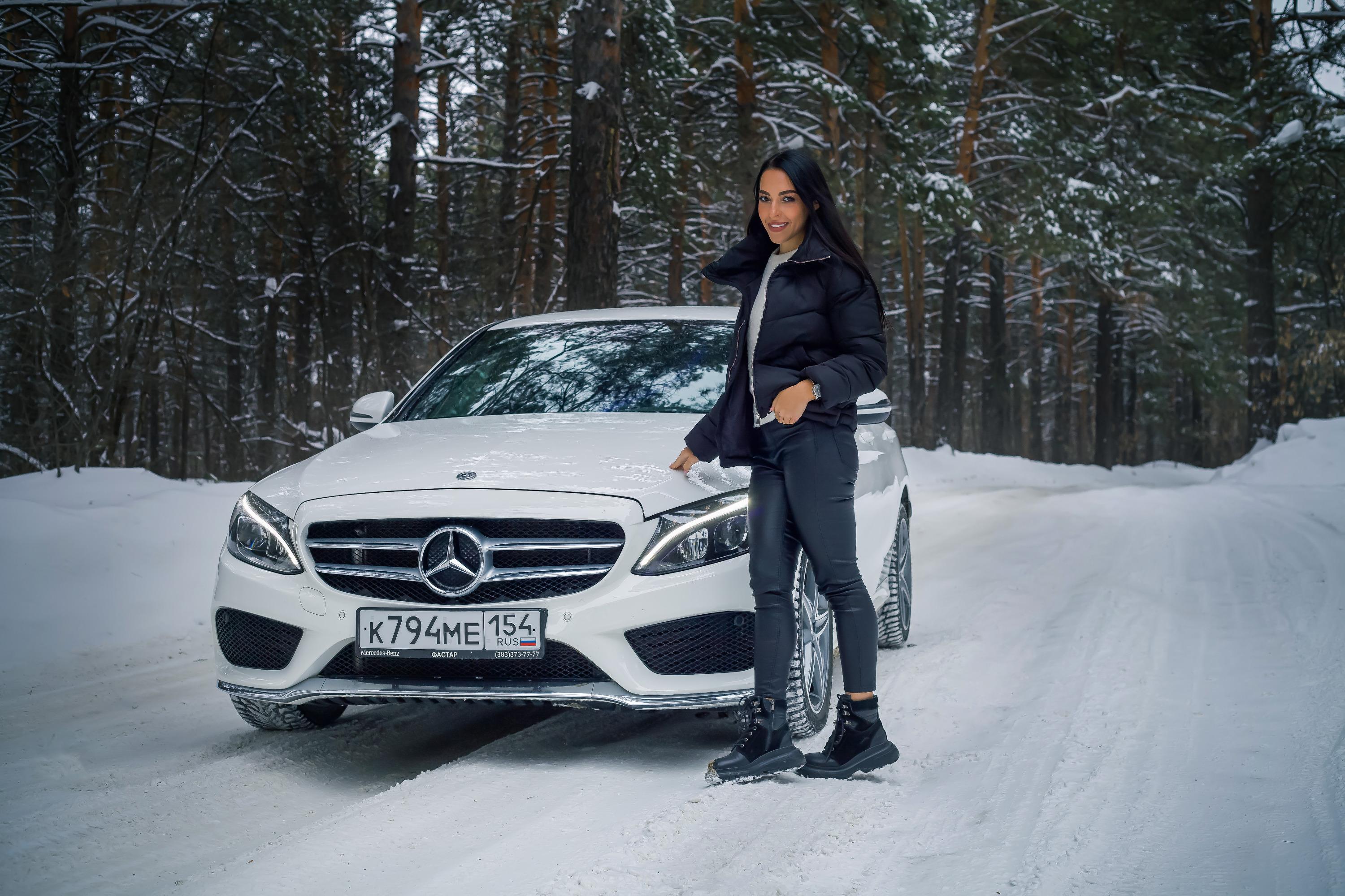 Девушка месяца. Молоденькая Даша продает недвижимость, ездит на  Mercedes-Benz C-класс и занимается спортом в Новосибирске 27 февраля 2021 -  28 февраля 2021 - НГС.ру