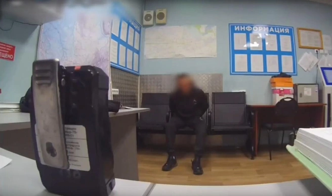 Мужчина не реагировал на просьбы успокоиться | Источник: Управление на транспорте МВД России по СФО