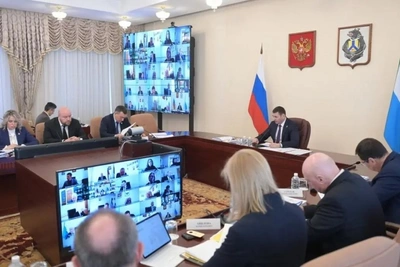 Демешин поручил рассмотреть обращения за месяц