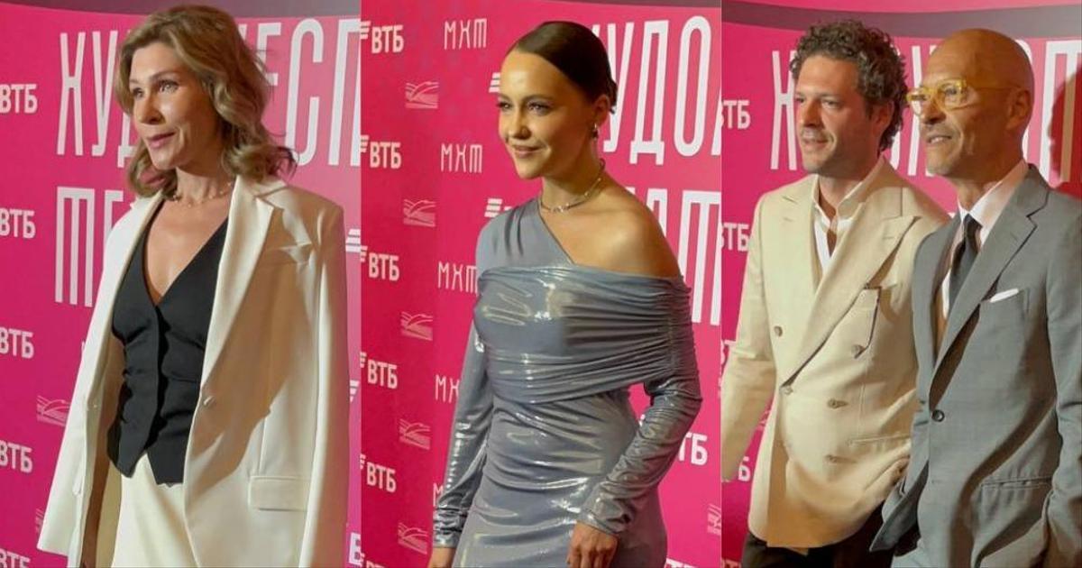 Костомаров приехал за наградой на метро, Бабушкина и Камынина устроили модную битву: премия МХТ