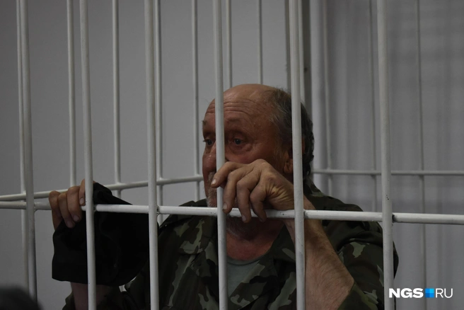 Евгению Печёнкину 70 лет, но пользоваться этим обстоятельством, чтобы не вставать перед судьей, он не стал | Источник: Рихарда Лем / NGS.ru