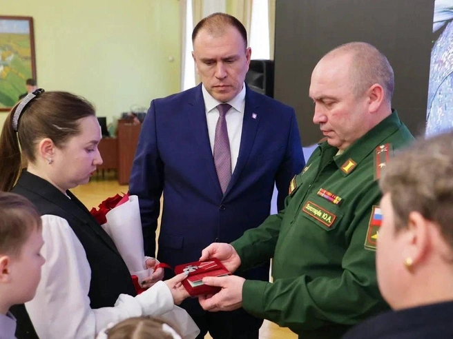 Государственные награды были вручены родственникам погибших солдат | Источник: Петр Вагин / Telegram