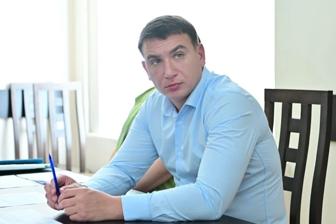 Новый директор департамента уже сообщил о своем назначении в соцсетях | Источник: Денис Полюбин / Vk.com