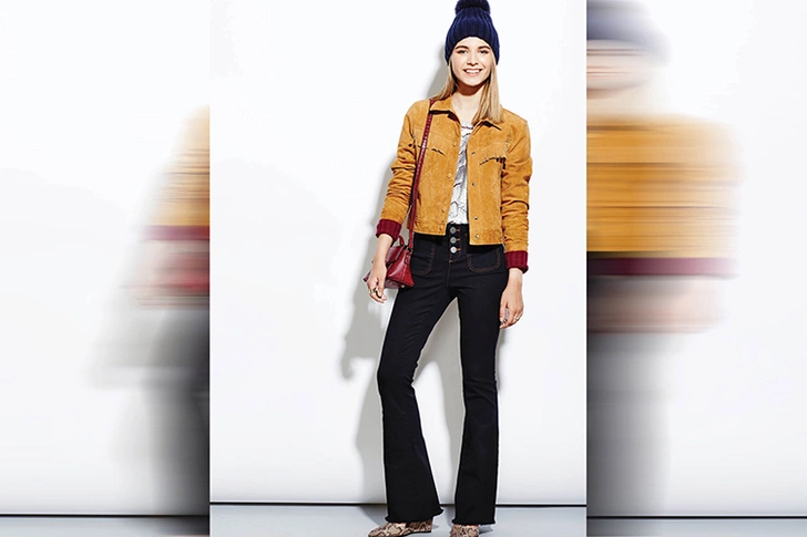 Куртка, Monki, 7500 руб.; пуловер, Pennyblack, 9863 руб.; джинсы, Asos, 4000 руб.; туфли, Next, nextdirect.com, 4700 руб.; шапка, Chobi, 5800 руб.; сумка, набор колец, все – Accessorize, 1630 руб. и 1120 руб. | Источник: Лена Сарапульцева