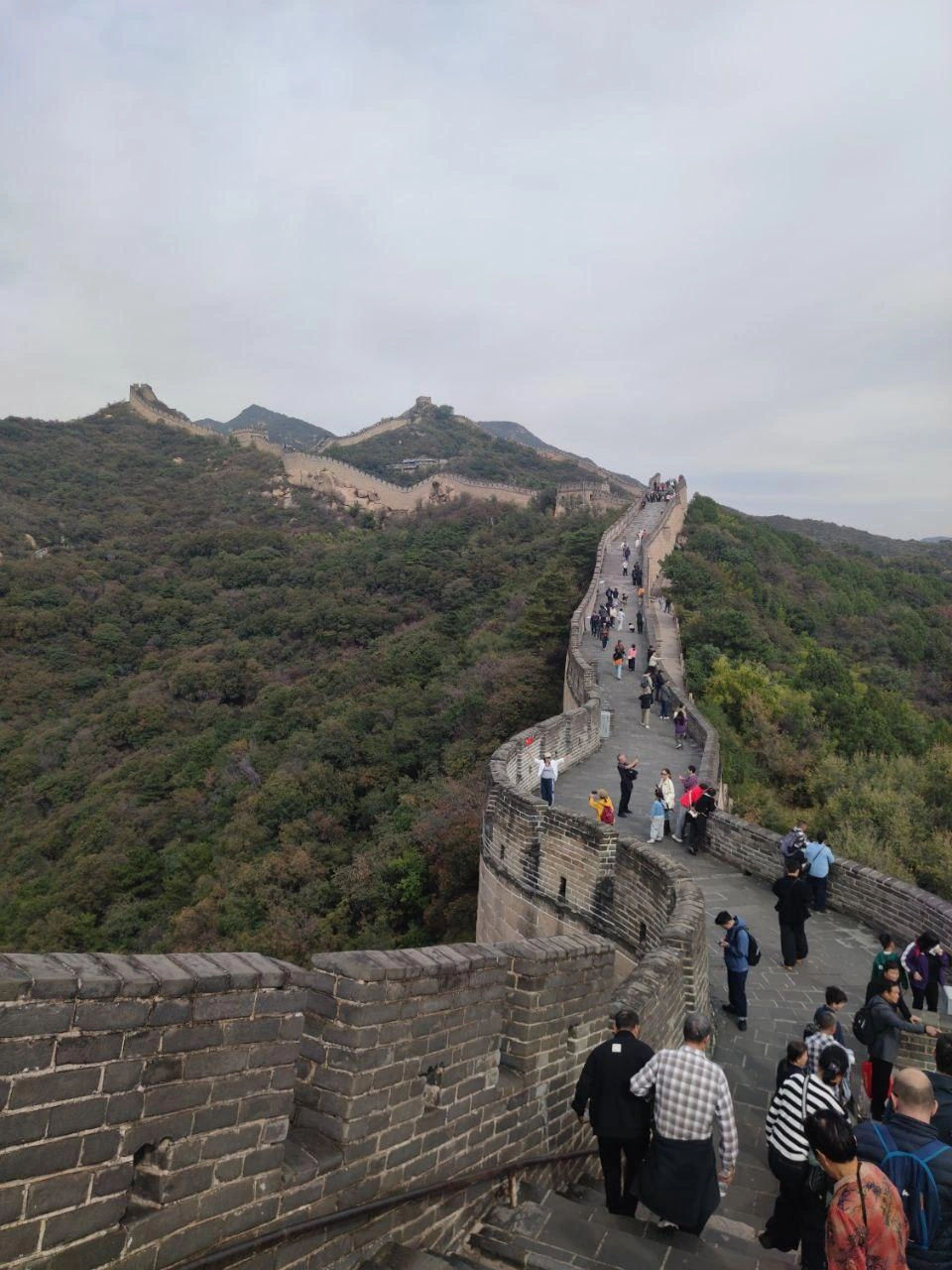 На китайскую стену Евгений рекомендует не подниматься пешком, а добраться на фуникулере | Источник: Евгений Данилов