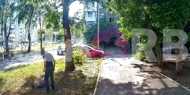 Мужчина набросился на ребенка | Источник: Ufa_Rb / t.me