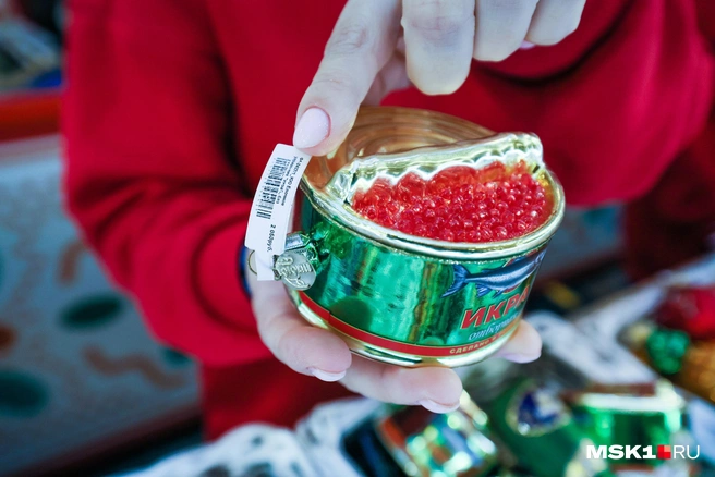 К Новому году икра, как правило, прибавляет в цене | Источник: Артем Устюжанин / MSK1.RU