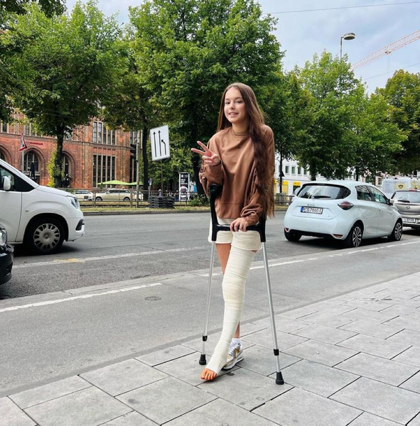 Олимпийская чемпионка Анна Щербакова перенесла операцию на колене в Германии