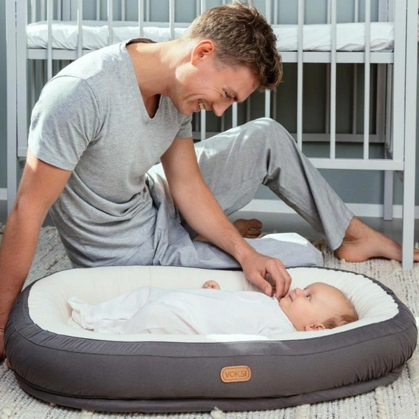 Чем опасны позиционеры для сна — рассказал педиатр | parents.ru