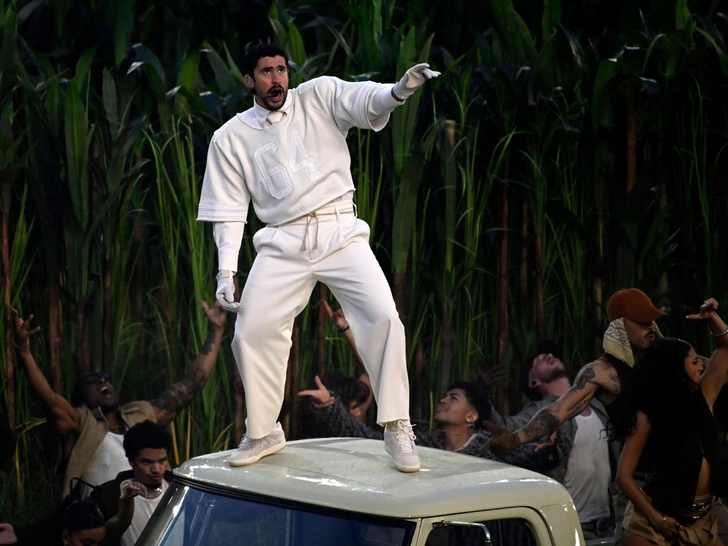 Кендрик Ламар поразил мир в прошлом году джинсами-клеш от C&eacute;line, а Bad Bunny удивил костюмом Zara