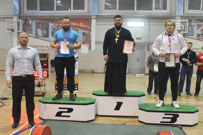 На соревнованиях Алексей всегда выделялся на фоне других спортсменов | Источник: личный архив Алексея Гончарова