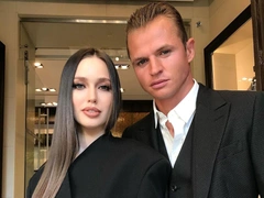 Костенко раскритиковали за стих для мужа — оказалось, что это не единственный подарок